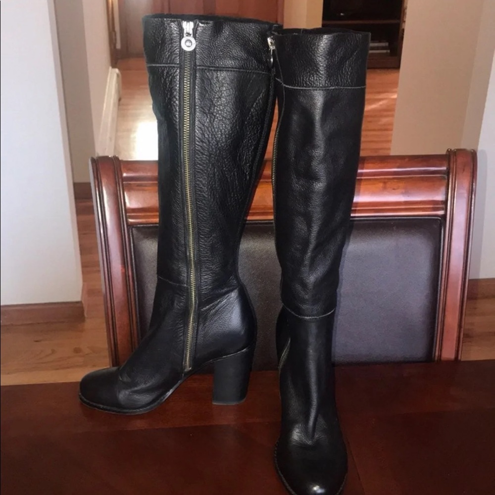 Buttery soft Italian grain leather 7.5 Max NY
